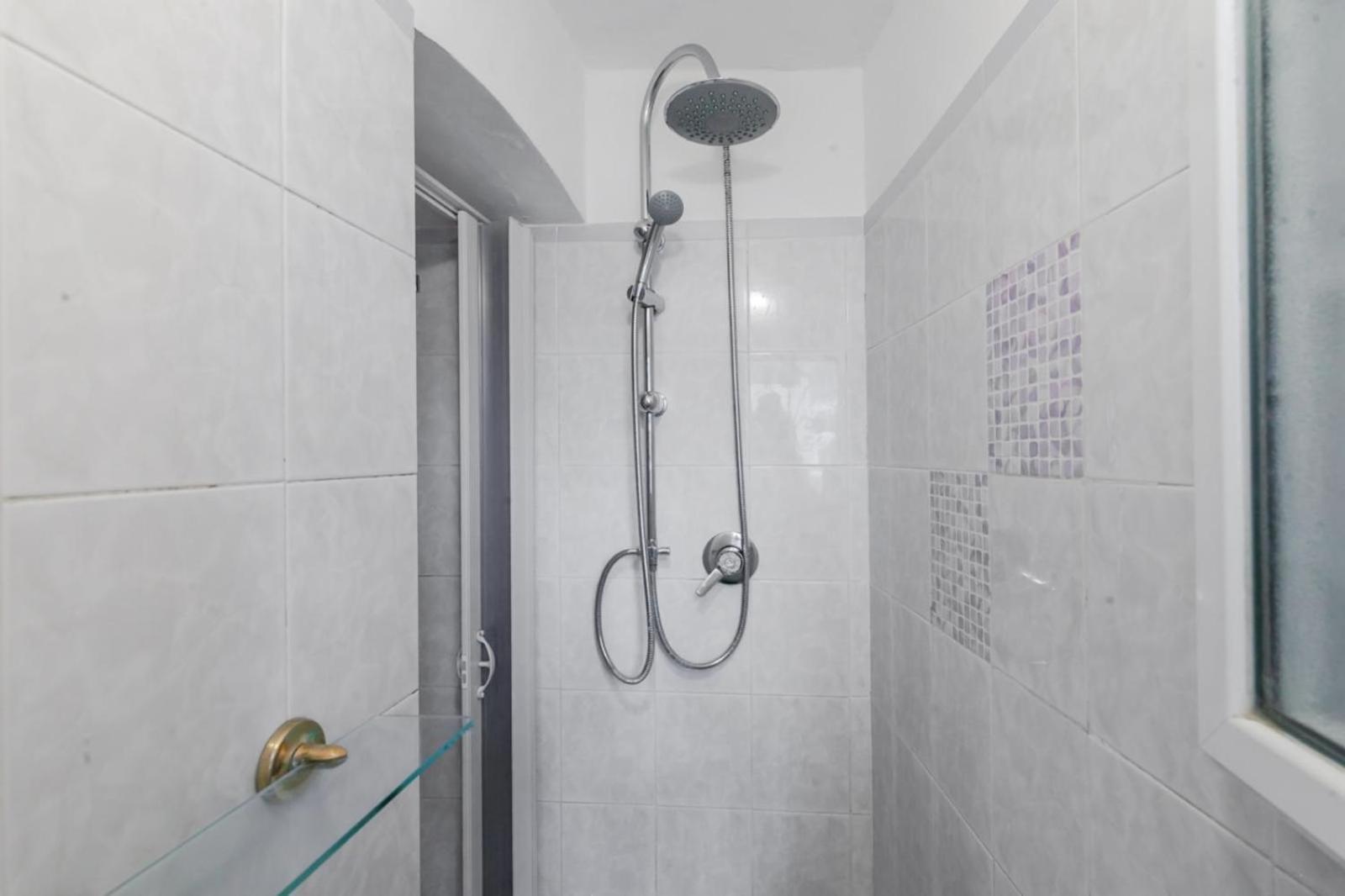 "Ca Niella" Art And Fun 9 Minutes From The Sea Apartment Savona Exterior foto